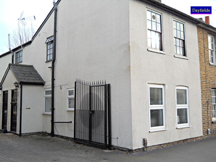 1 Bedroom Flat To Rent In Crossbrook Street, Cheshunt, EN8