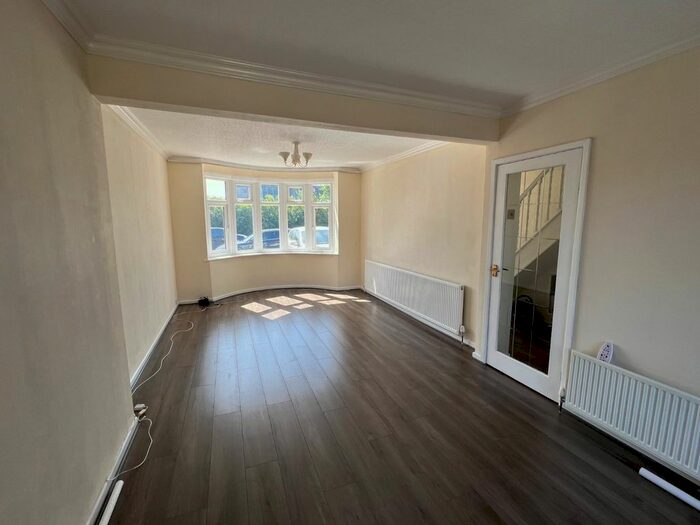 3 Bedroom End Of Terrace House To Rent In Farren Road, Coventry, West Midlands, CV2