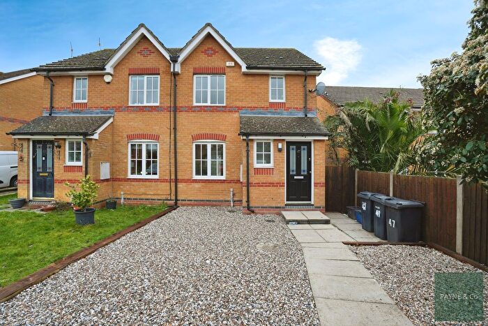 3 Bedroom Semi-Detached House For Sale In Karina Close, Chigwell, IG7