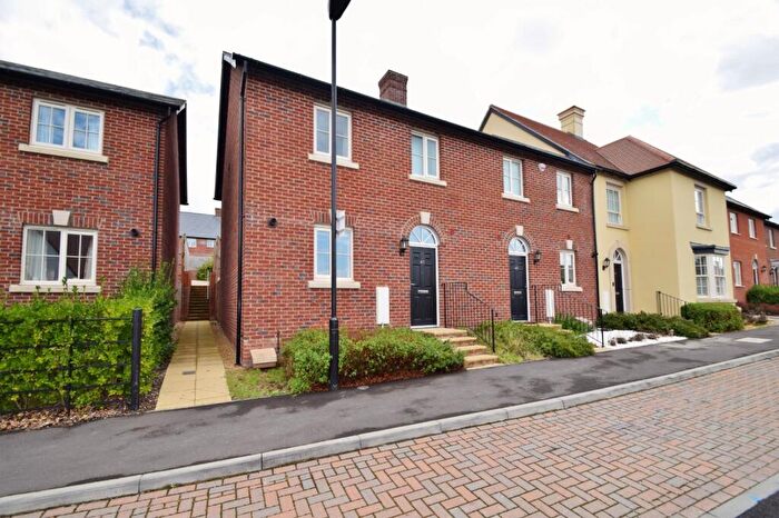 3 Bedroom Semi-Detached House To Rent In Winchester Village, SO22