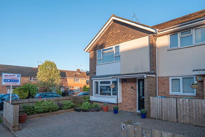 2 Bedroom Maisonette For Sale In Hilldown Road, Hemel Hempstead, HP1