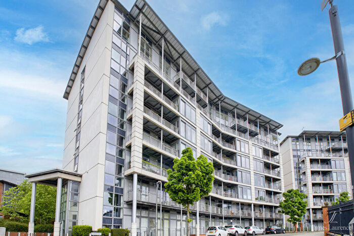 1 Bedroom Apartment To Rent In Longleat Avenue, Park Central, Birmingham City Centre, B15