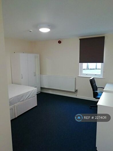 5 Bedroom Flat To Rent In Moss Yard, Leamington Spa, CV31