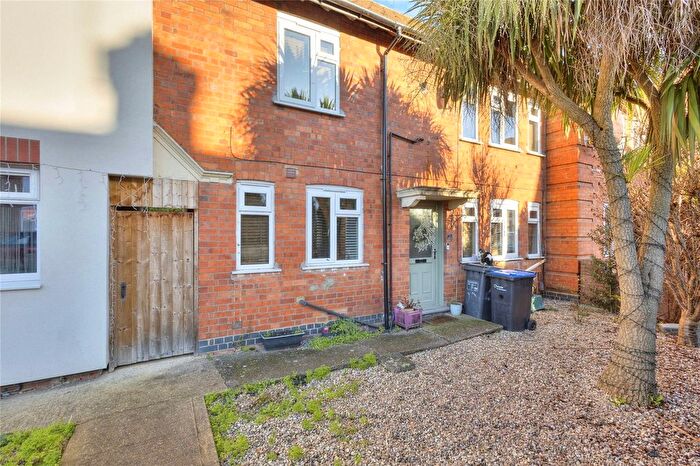 3 Bedroom Terraced House For Sale In Carlton Road, Northampton, Northamptonshire, NN2