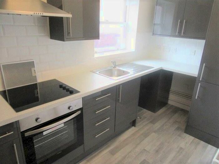 2 Bedroom Flat To Rent In Oast Way, Rochford Essex, SS4