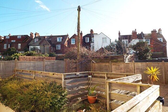 2 Bedroom Flat To Rent In East Cliff, Folkestone, CT19