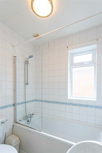 5 Bedroom Maisonette To Rent In Glenthorn Road, Jesmond, Newcastle Upon Tyne, NE2