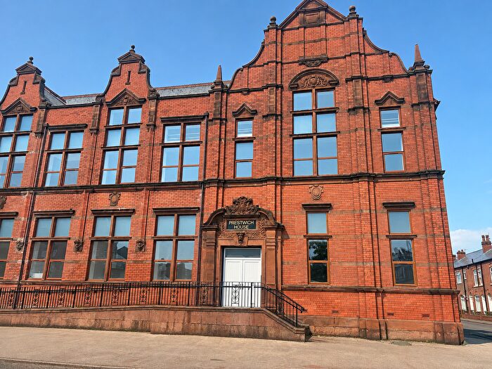 3 Bedroom Flat To Rent In Railway Road, Leigh, WN7