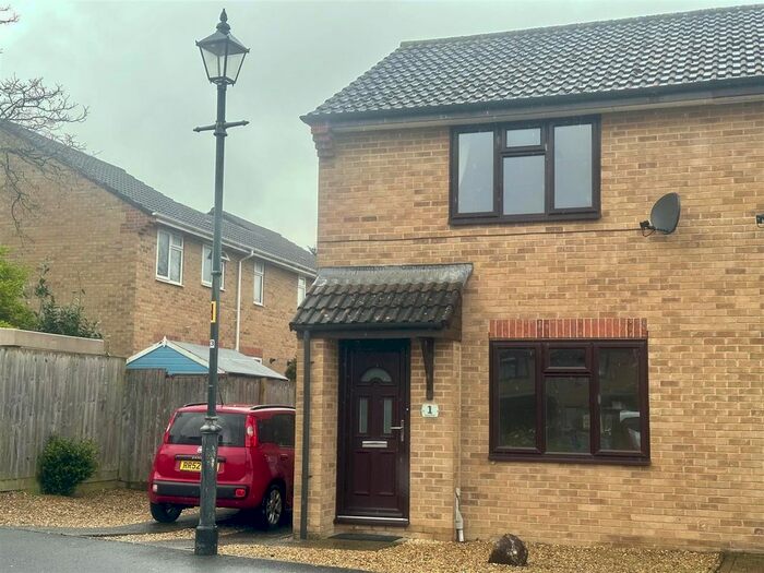 2 Bedroom Semi-Detached House To Rent In Maple Grove, Roundswell, Barnstaple, EX31