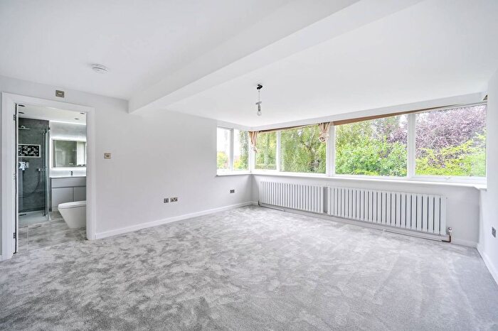 5 Bedroom Detached House To Rent In Burnside Close, Twickenham, TW1