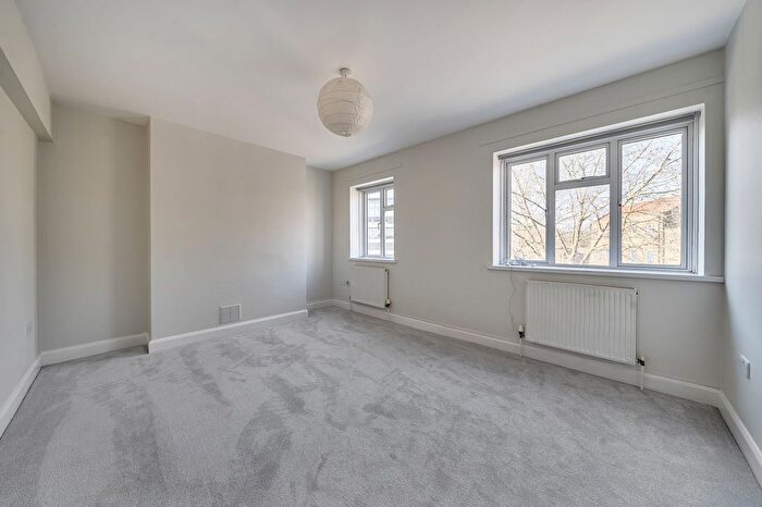 2 Bedroom Flat To Rent In Lambeth Road, Regina Court, SE1