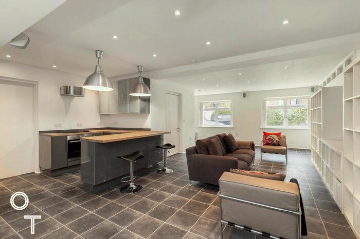2 Bedroom Flat For Sale In St Pauls Crescent, Camden, NW1