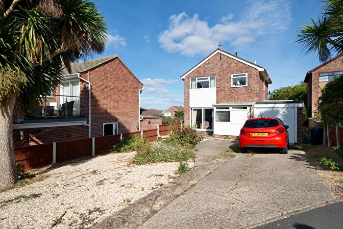 3 Bedroom Detached House For Sale In St. Patricks Avenue, Weymouth, DT4