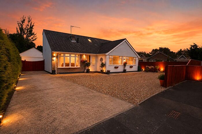 5 Bedroom Detached House For Sale In Woodlinken Close, Verwood, BH31