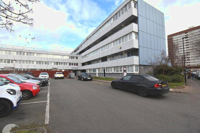 3 Bedroom Flat To Rent In Biscoe Close, Heston, Hounslow, TW5