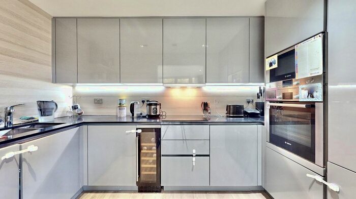 2 Bedroom Flat To Rent In Devan Grove, London, N4