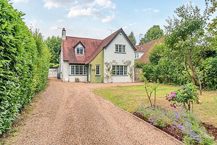 4 Bedroom Detached House For Sale In Spinfield Lane, Marlow, SL7