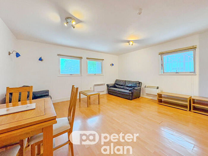 2 Bedroom Apartment To Rent In The Aspect, Queen Street, Cardiff, CF10