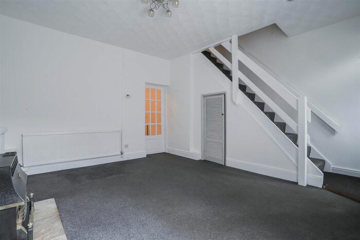 2 Bedroom Property To Rent In Burnley Road East, Rossendale, BB4