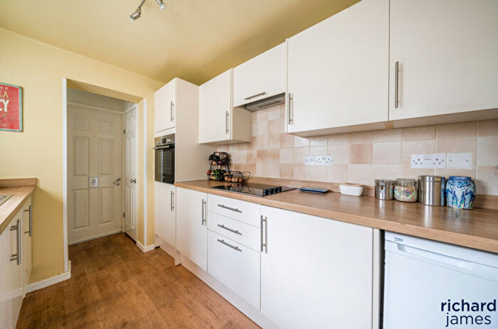 3 Bedroom Terraced House For Sale In William Street, Kingshill, Swindon, SN1