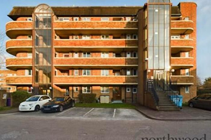 1 Bedroom Flat To Rent In Minster Court, Liverpool, L7