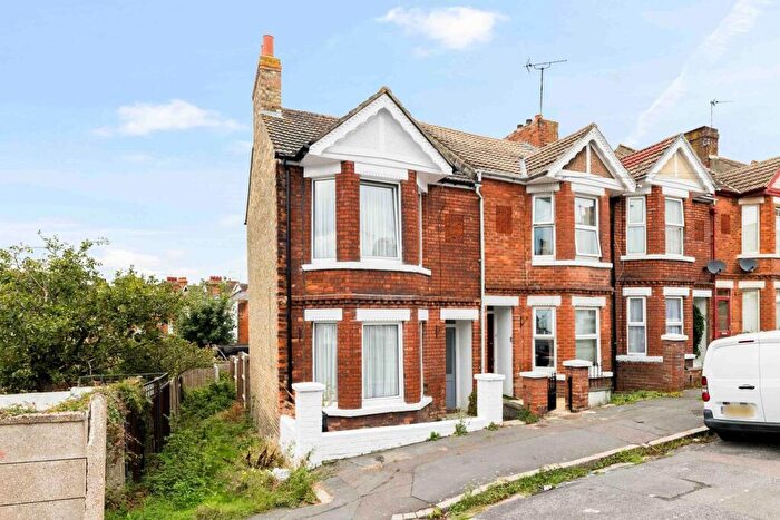 2 Bedroom End Of Terrace House For Sale In Albert Road, Folkestone, CT19