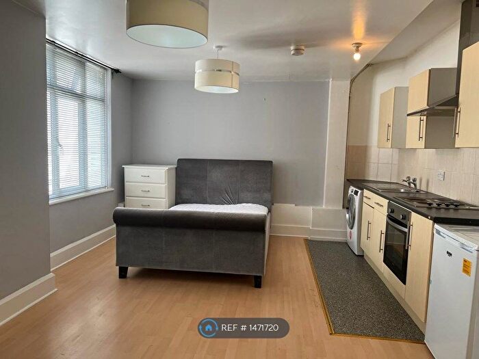 Studio To Rent In Summerset House, Luton, LU2