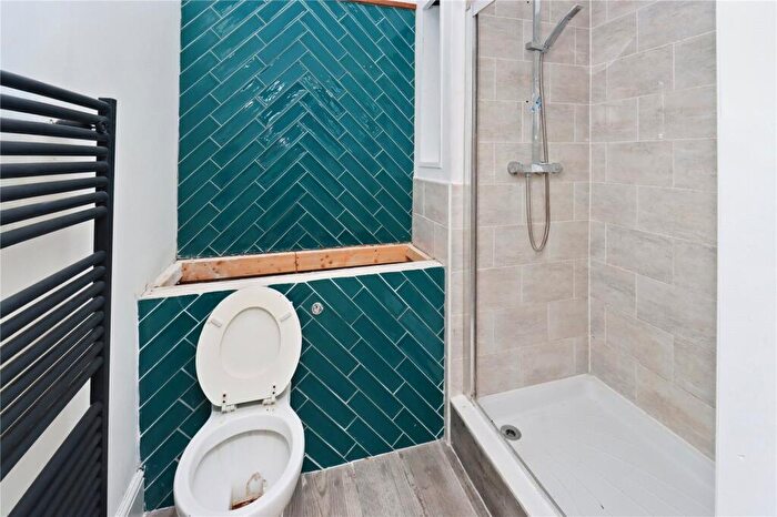 2 Bedroom Flat For Sale In Dukesfield, Shiremoor, Newcastle Upon Tyne, Tyne And Wear, NE27