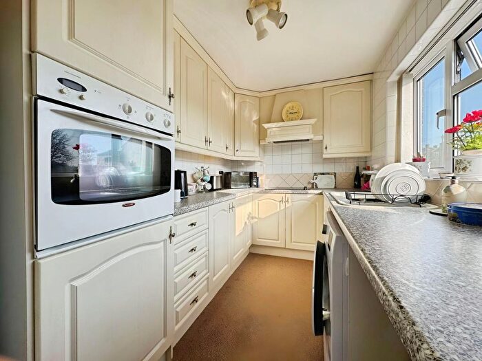 2 Bedroom Flat To Rent In Hollins Lane, Stannington, Sheffield, S6