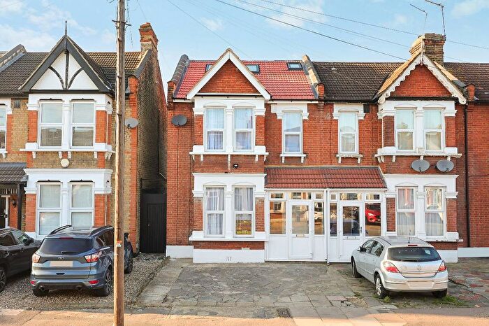 5 Bedroom Semi Detached House To Rent In Coventry Road, Ilford, IG1