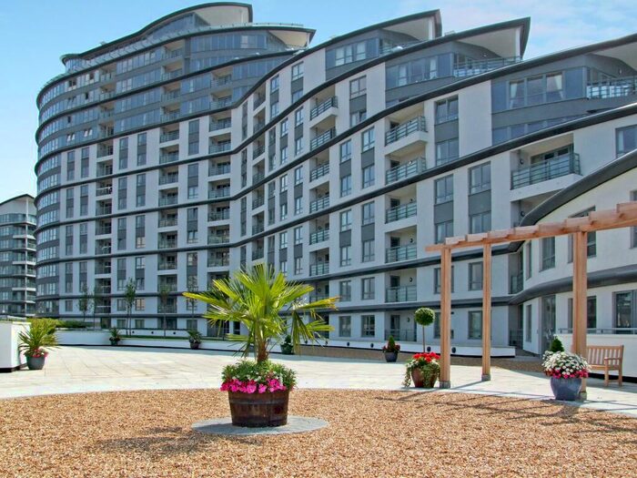 2 Bedroom Flat To Rent In Woking, GU22