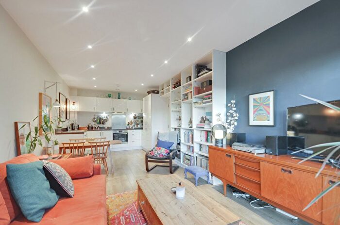 2 Bedroom Flat For Sale In Dalston Lane, London, E8