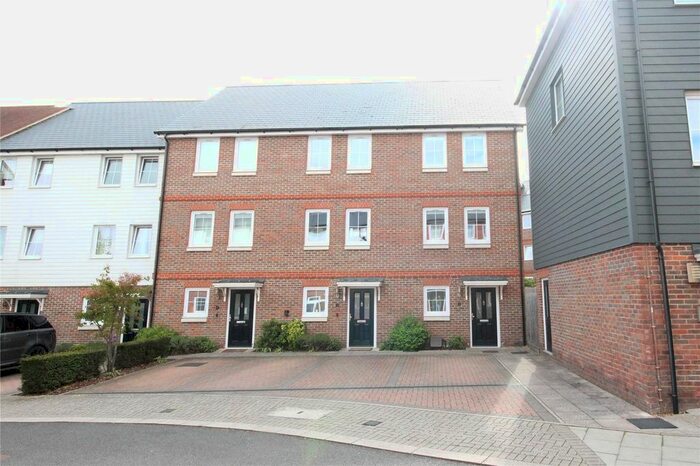 4 Bedroom Detached House To Rent In Woodland Road, Dunton Green, Sevenoaks, Kent, TN14