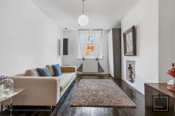 1 Bedroom Property To Rent In Parker Mews, London, WC2B