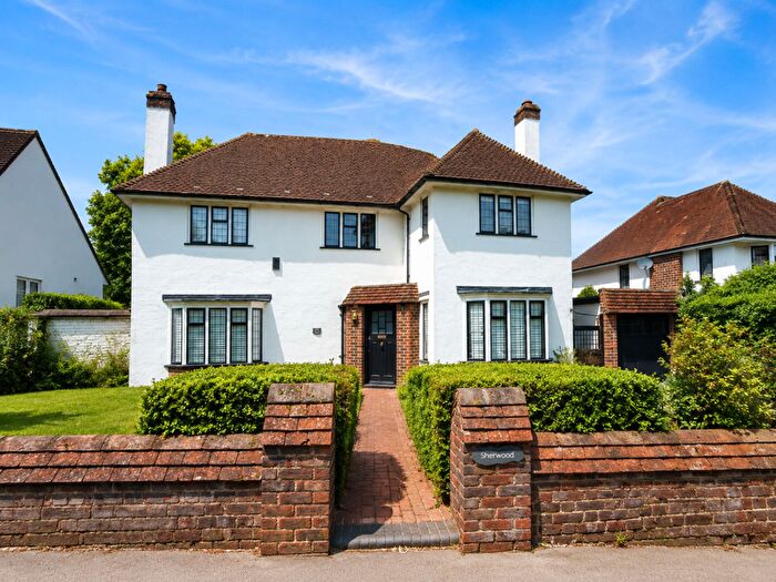3 Bedroom Detached House For Sale In Witherby Close, Croydon, CR0