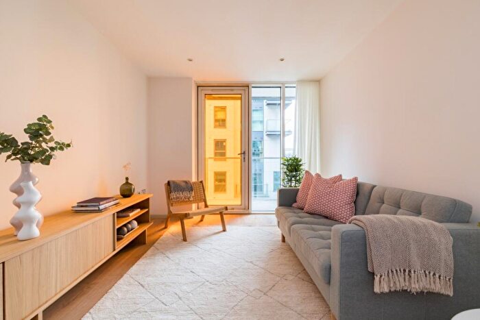 1 Bedroom Apartment To Rent In Millharbour, E14