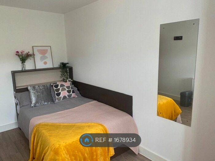 2 Bedroom Flat To Rent In Neuadd Y Castell, Bangor, LL57