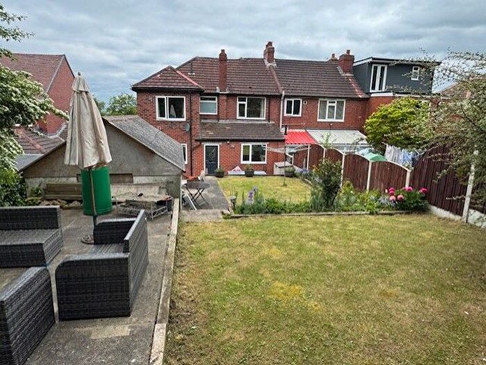 4 Bedroom End Of Terrace House For Sale In Field Lane, Upton, WF9
