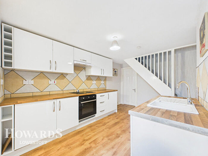 3 Bedroom Terraced House For Sale In St Peters Street, Lowestoft, NR32
