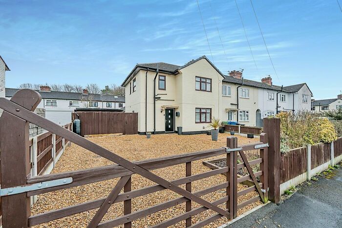 3 Bedroom Semi-Detached House For Sale In Hawthorne Avenue, Culcheth, Warrington, WA3