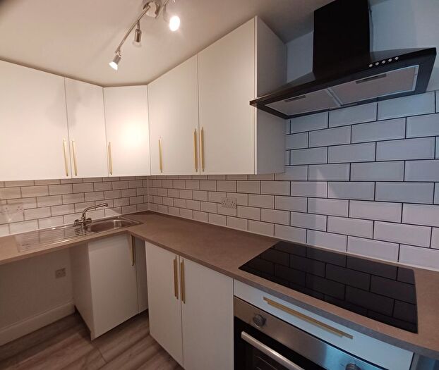 1 Bedroom Studio To Rent In Church Street, Paignton, TQ3