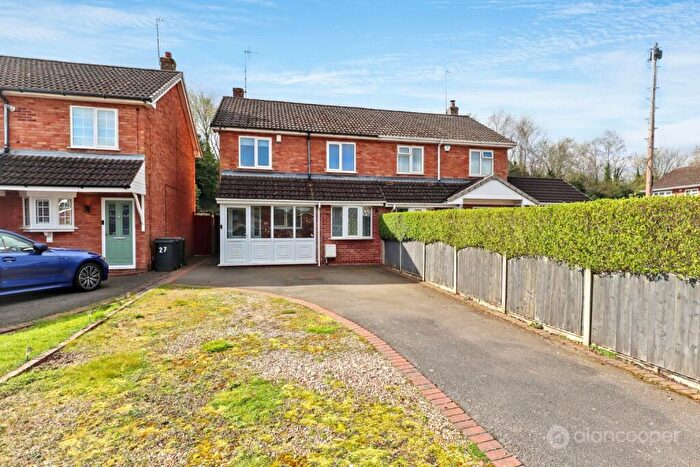 3 Bedroom Semi Detached House For Sale In Southfield Close, Weddington, Nuneaton, CV10