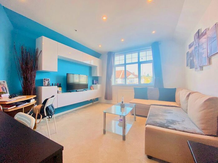 1 Bedroom Apartment To Rent In Wickham Road, CR0