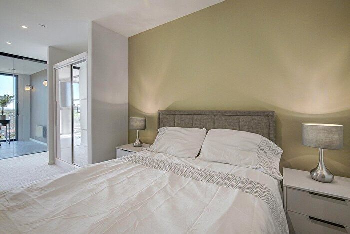 2 Bedroom Apartment To Rent In A Spinners Way, Manchester, M15