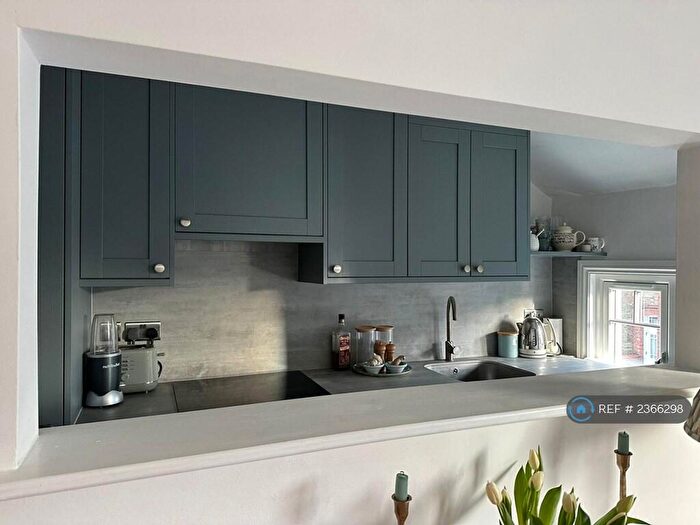 1 Bedroom Flat To Rent In Marjorie Grove, London, SW11