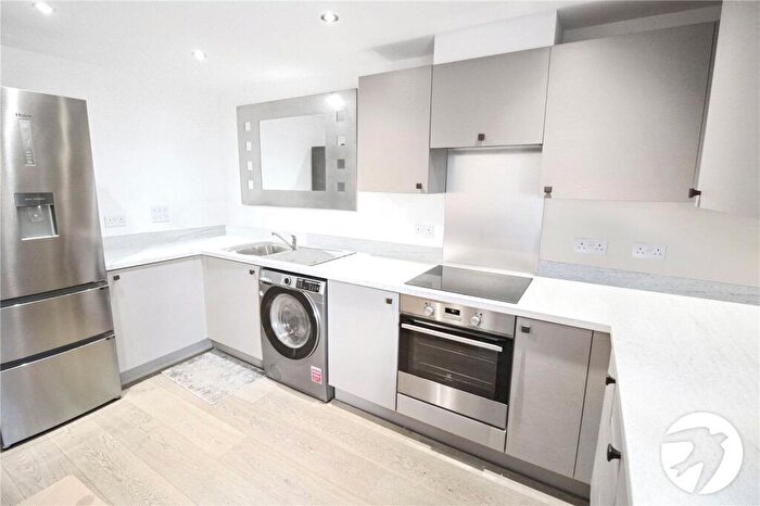 2 Bedroom Flat For Sale In Lett Lane, Castle Hill, Ebbsfleet Valley, Swanscombe, DA10