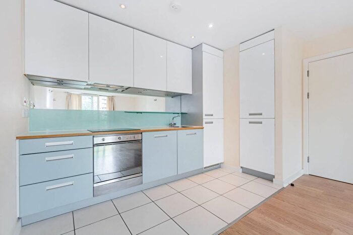 1 Bedroom Flat To Rent In New River Avenue, Hornsey, London, N8