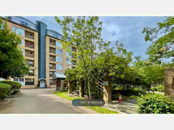 2 Bedroom Flat To Rent In Tivoli Court, London, SE16