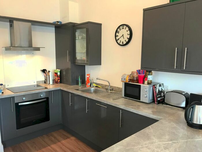 2 Bedroom Flat To Rent In Ladysmith Lane, Exeter EX1