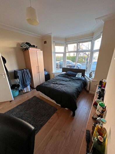 5 Bedroom Terraced House To Rent In Babington Road, Hendon, NW4